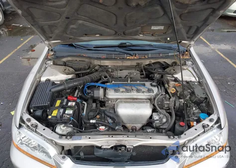 1999 Honda Accord Ex из США, поврежденный, VIN 1HGCG6675XA044906